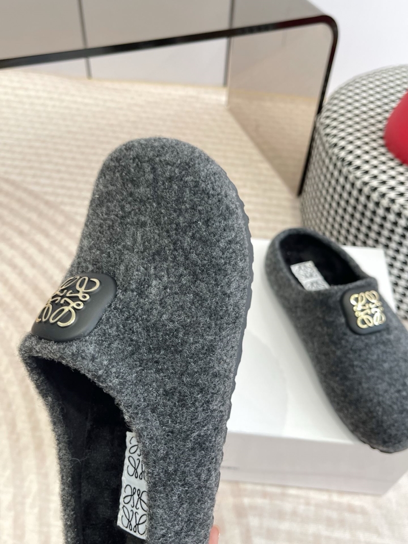L0ew* slippers